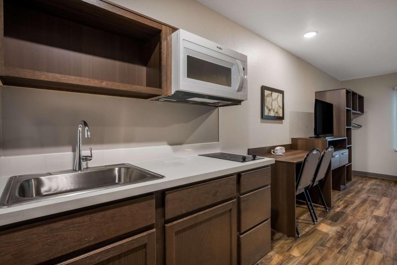 Woodspring Suites Milwaukee - Menomonee Falls Экстерьер фото