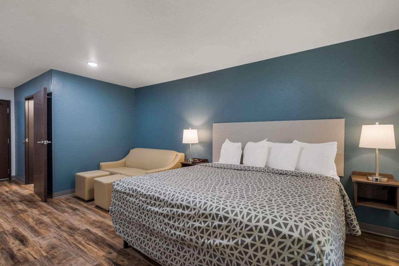 Woodspring Suites Milwaukee - Menomonee Falls Экстерьер фото