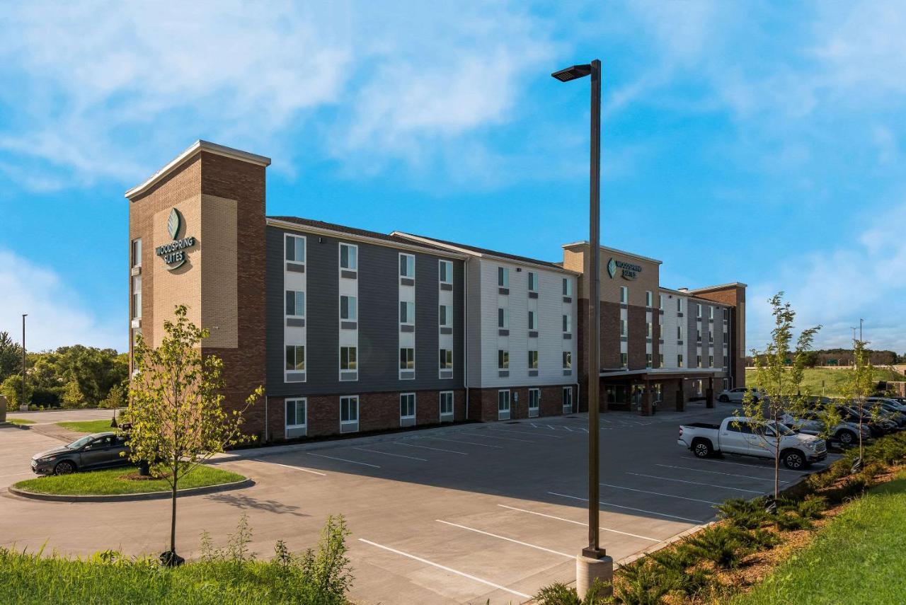 Woodspring Suites Milwaukee - Menomonee Falls Экстерьер фото