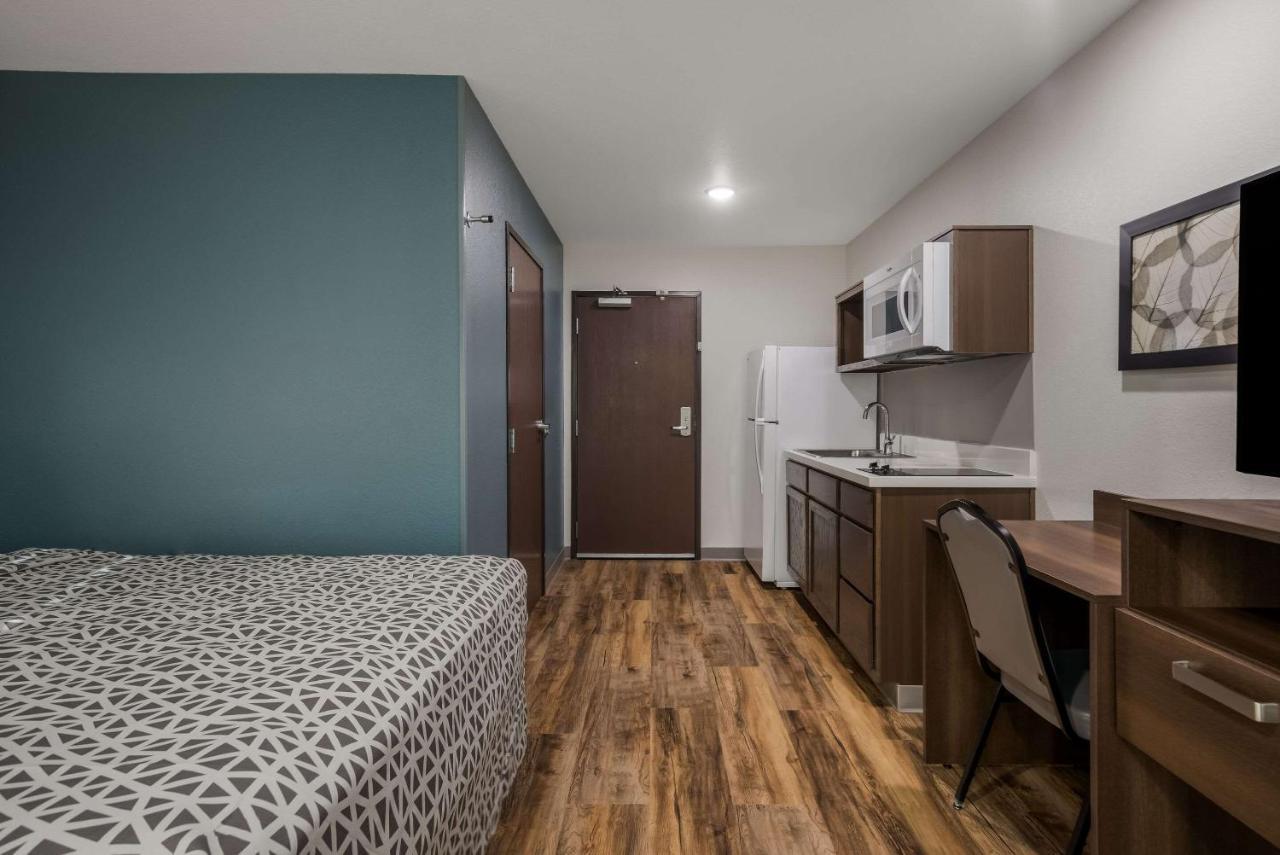 Woodspring Suites Milwaukee - Menomonee Falls Экстерьер фото