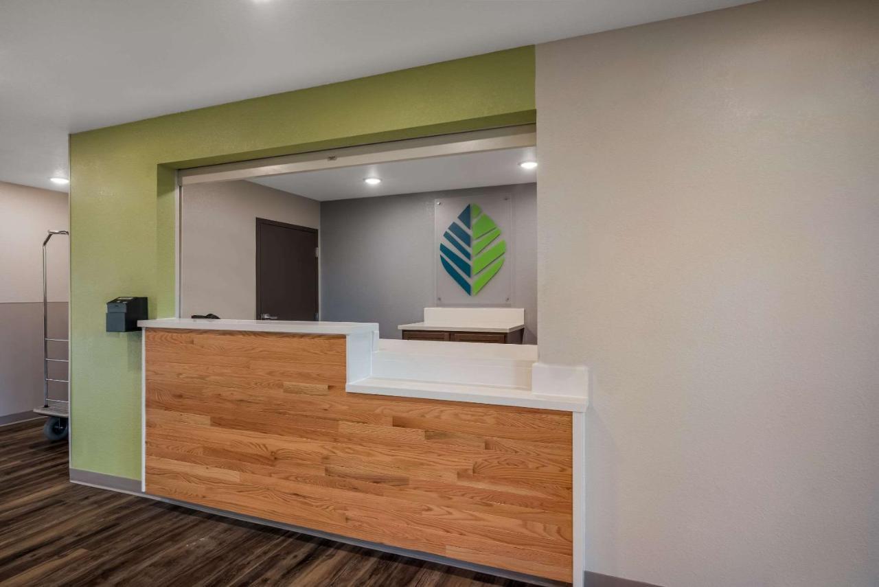 Woodspring Suites Milwaukee - Menomonee Falls Экстерьер фото