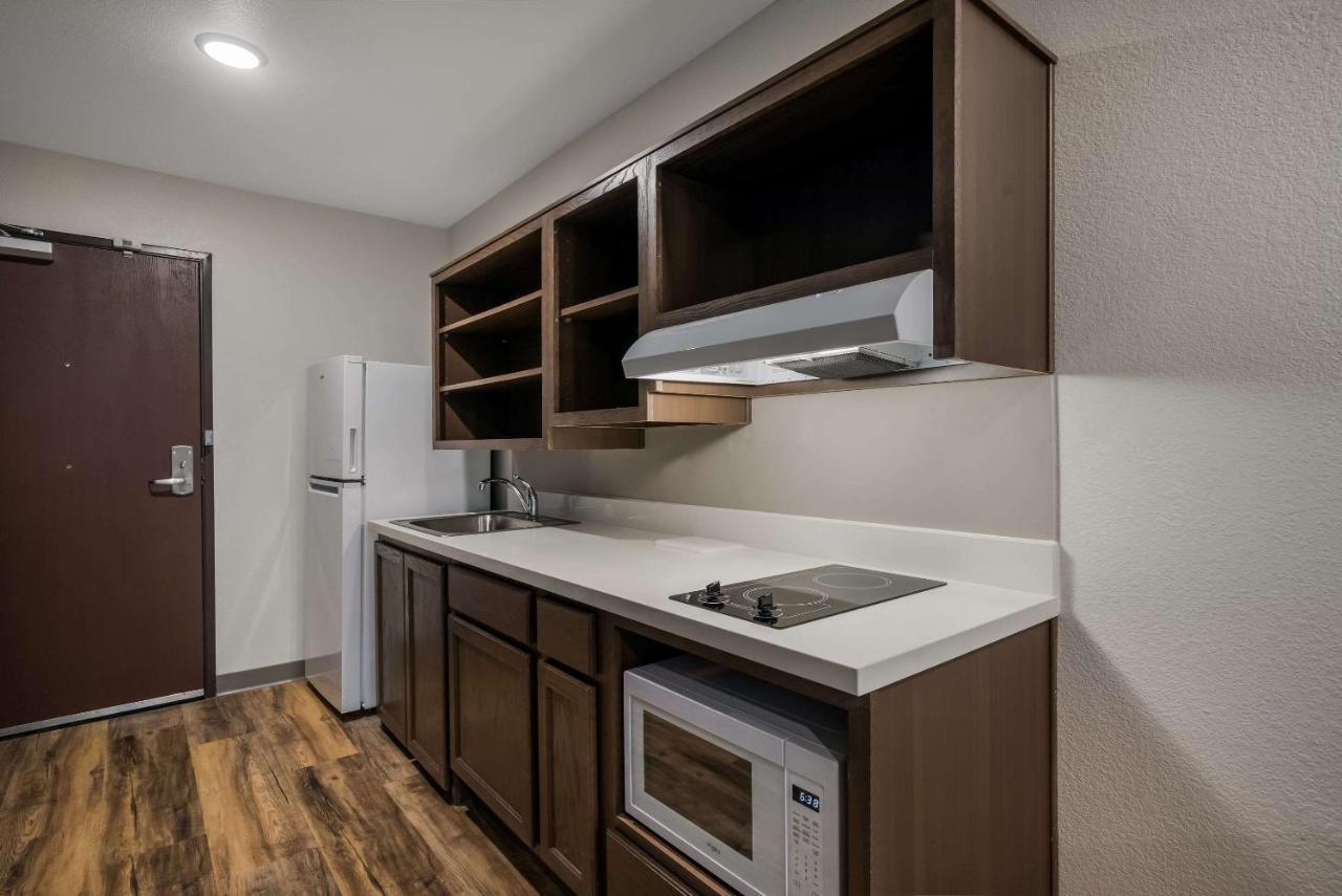 Woodspring Suites Milwaukee - Menomonee Falls Экстерьер фото