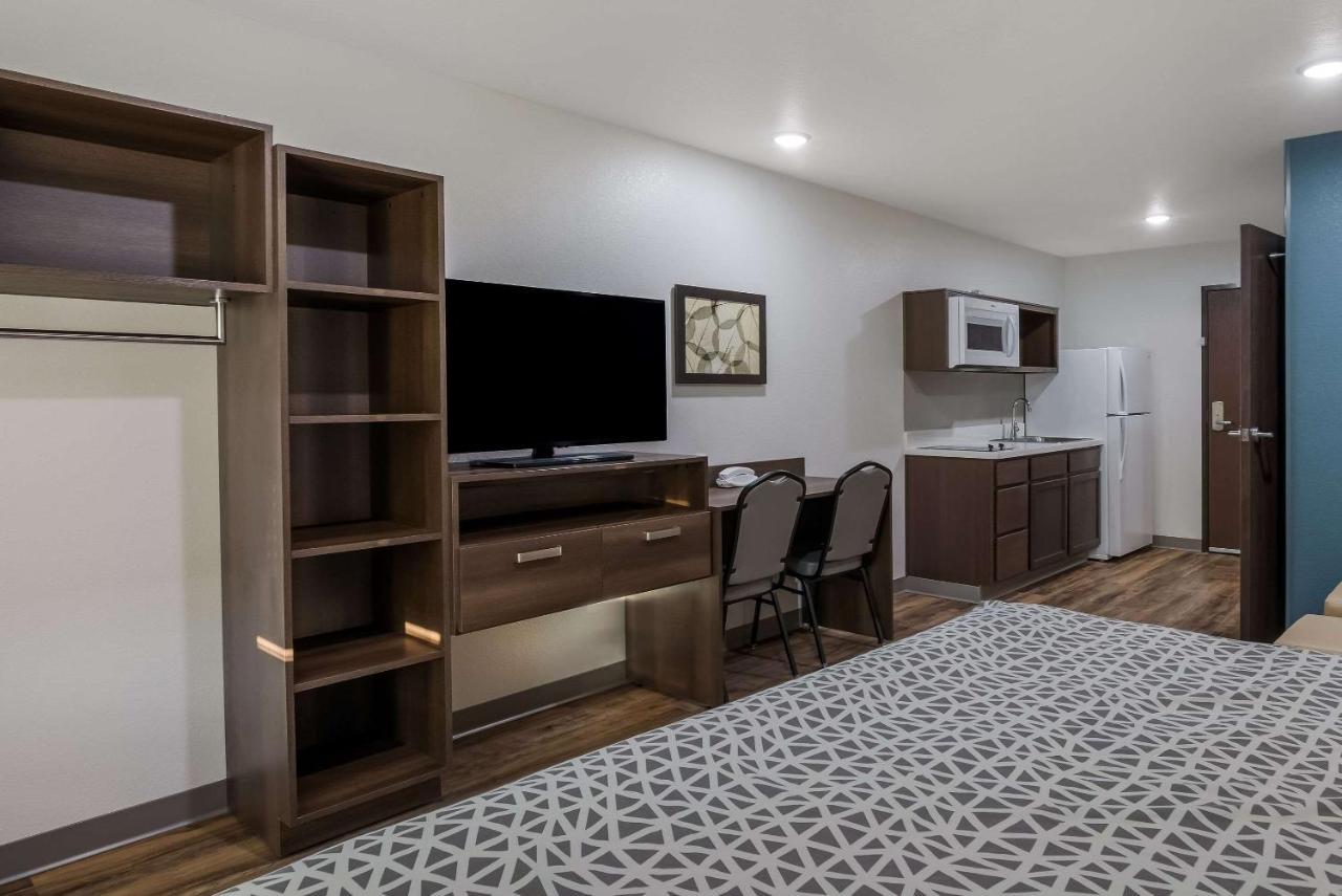 Woodspring Suites Milwaukee - Menomonee Falls Экстерьер фото